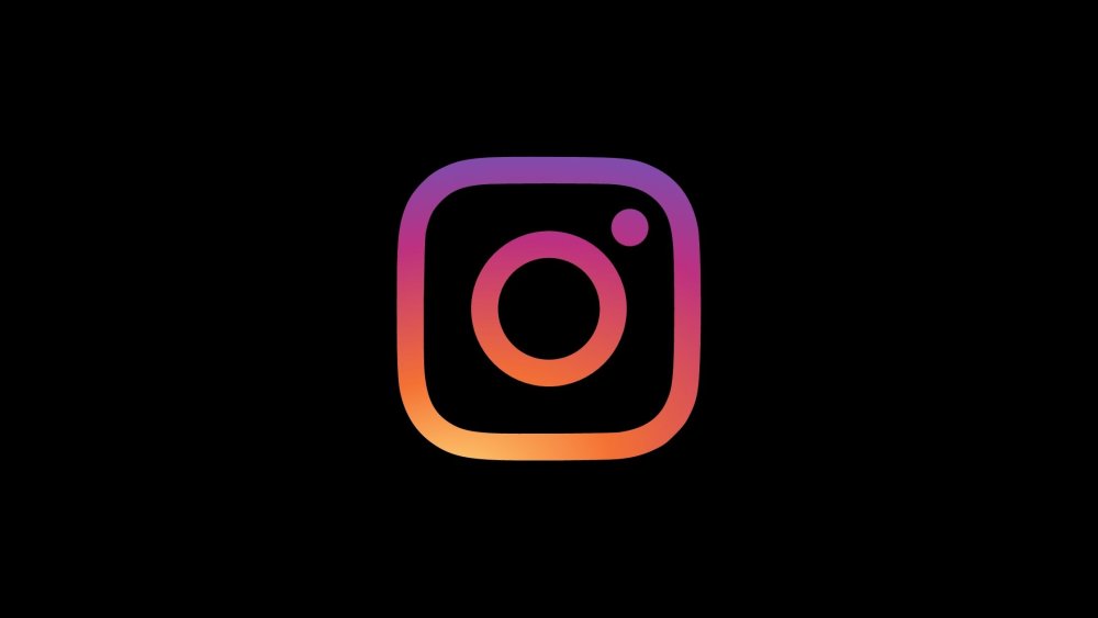 Instagram на черном фоне
