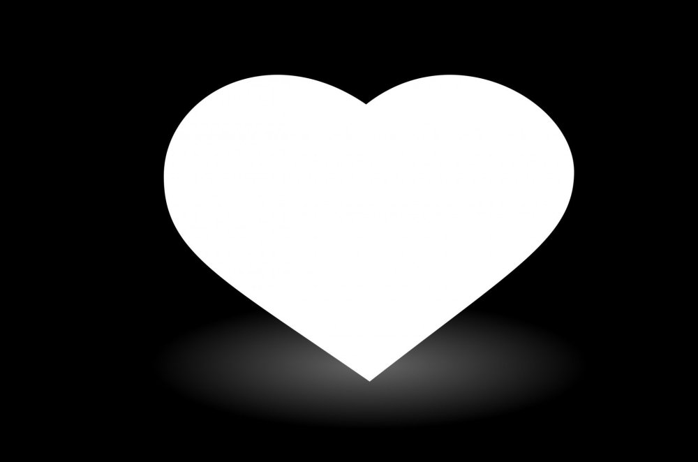 Сердечко черно белое