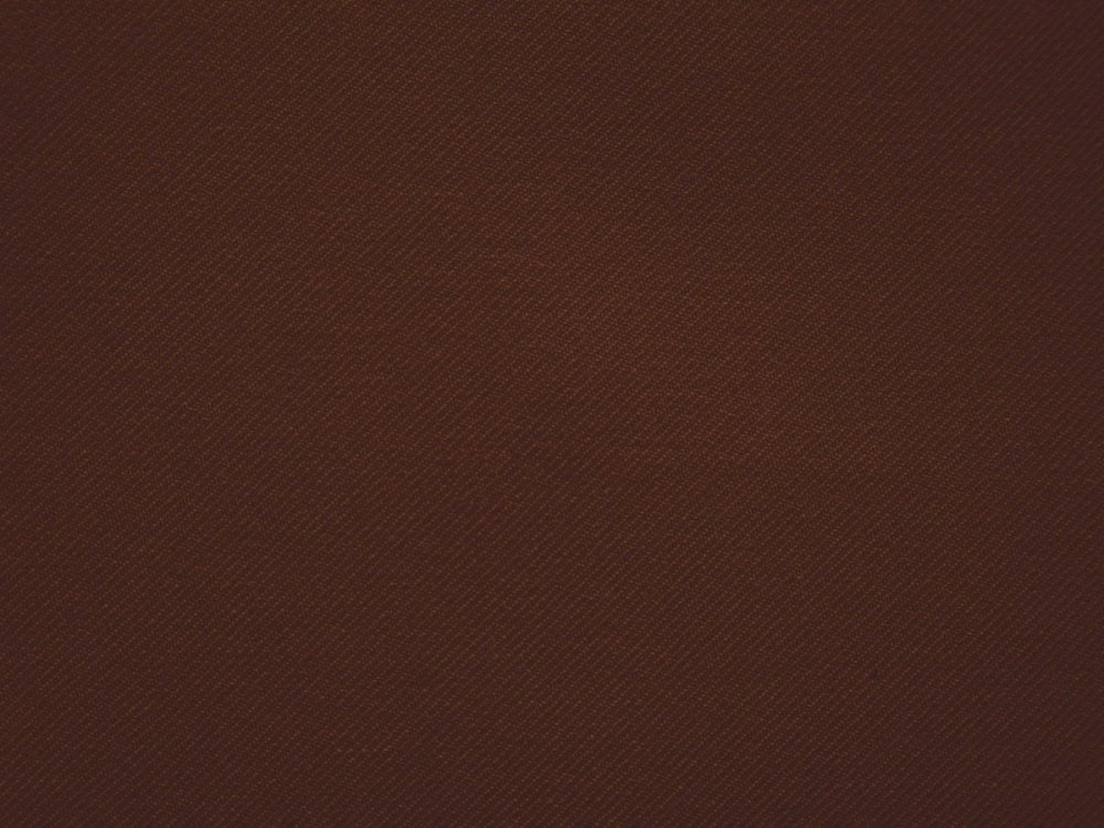 Темно коричневый