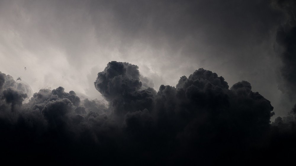 Темные облака