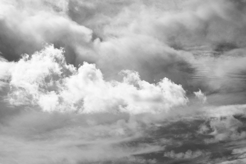 Светло серое небо