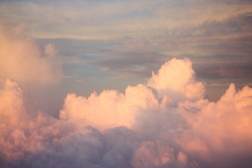 Бежевые облака
