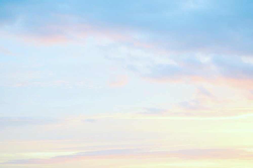 Облака в пастельных тонах