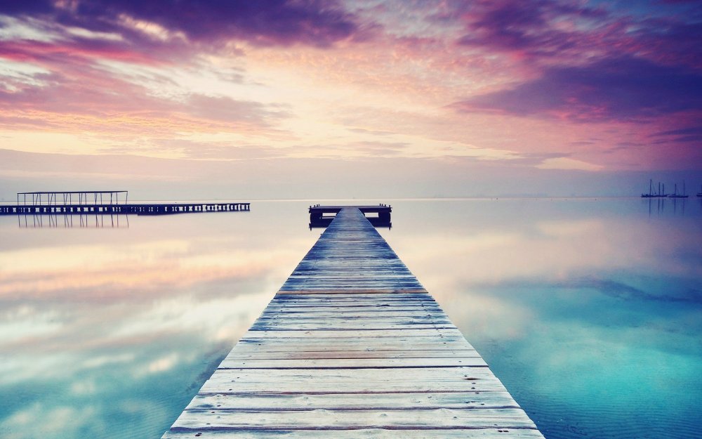 Мостик в море