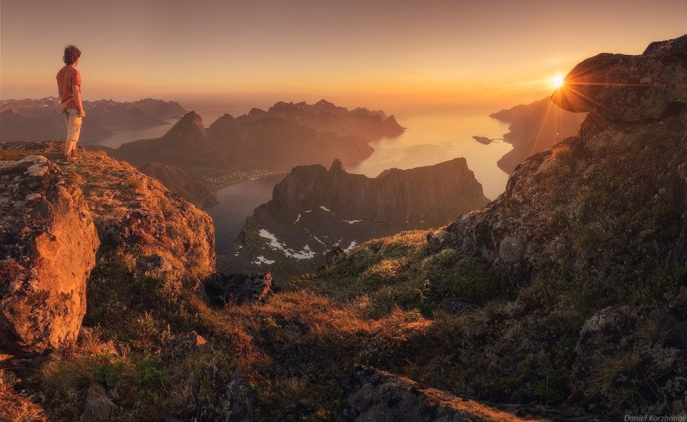 Рассвет на вершине горы