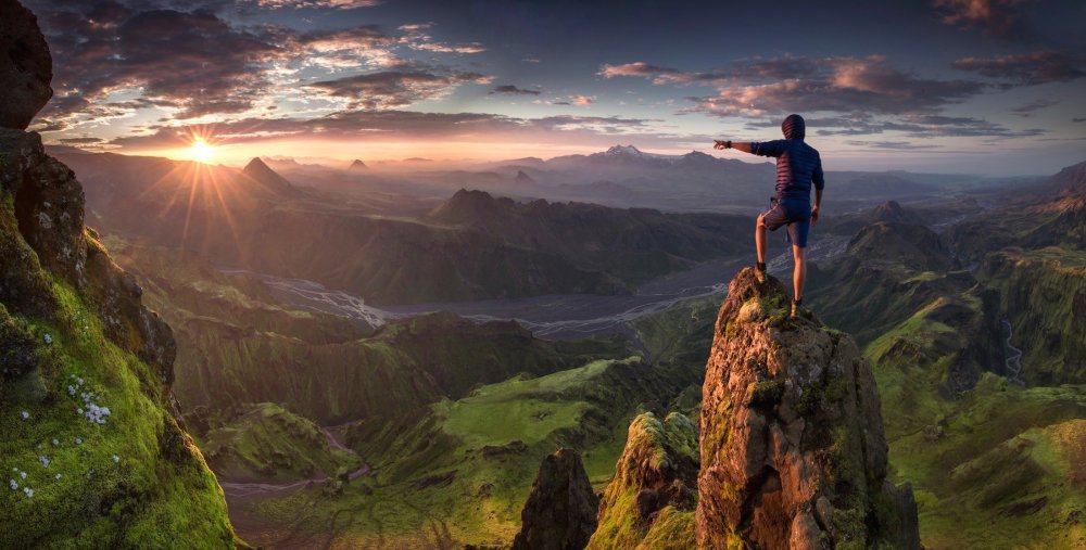 Человек на вершине горы