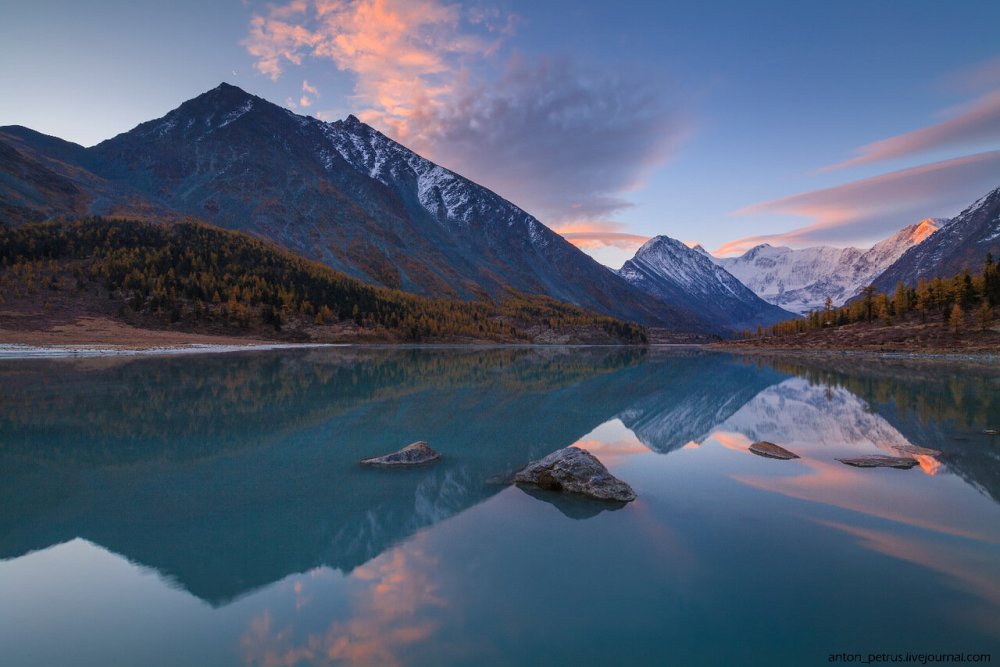 Белуха и озеро Аккем