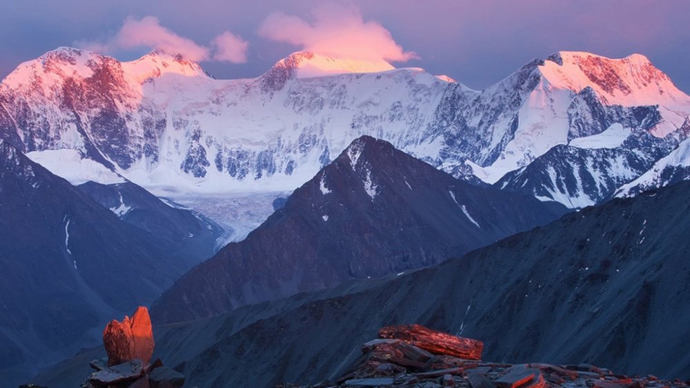 Трехглавая гора Белуха