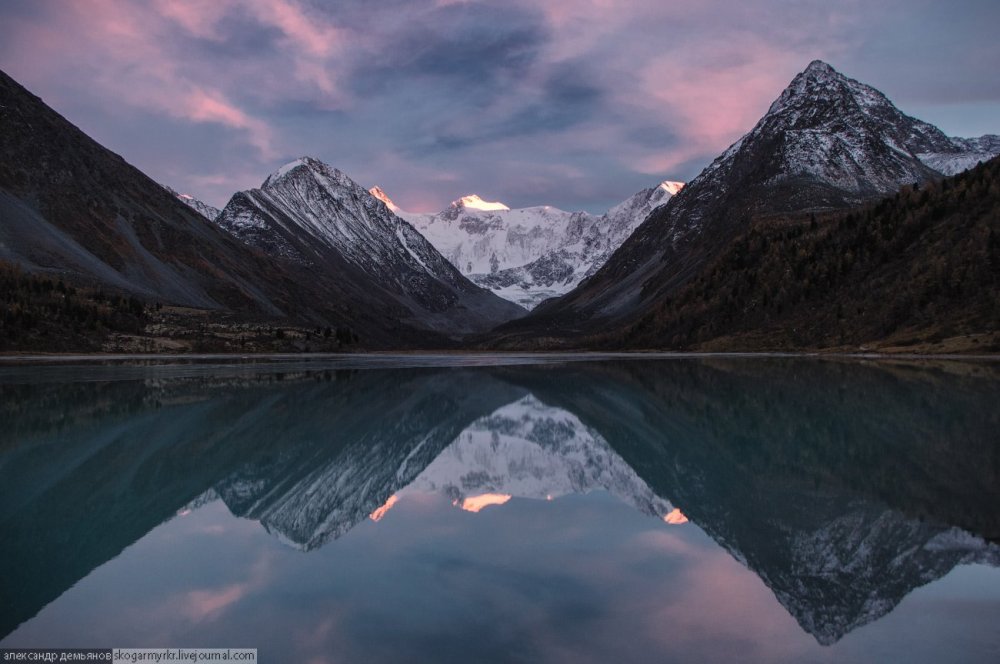 Гора Белуха пирамида