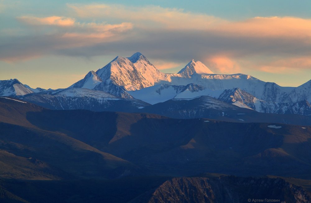 Гора Белуха девушка