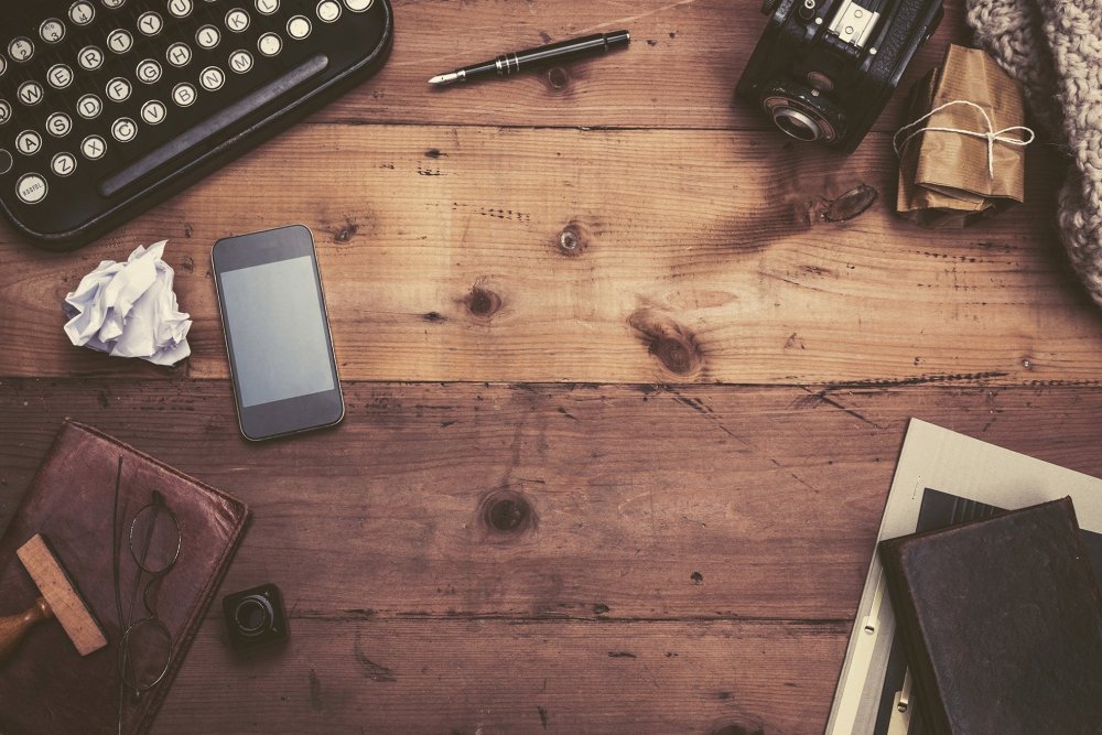 Писательский стол сверху