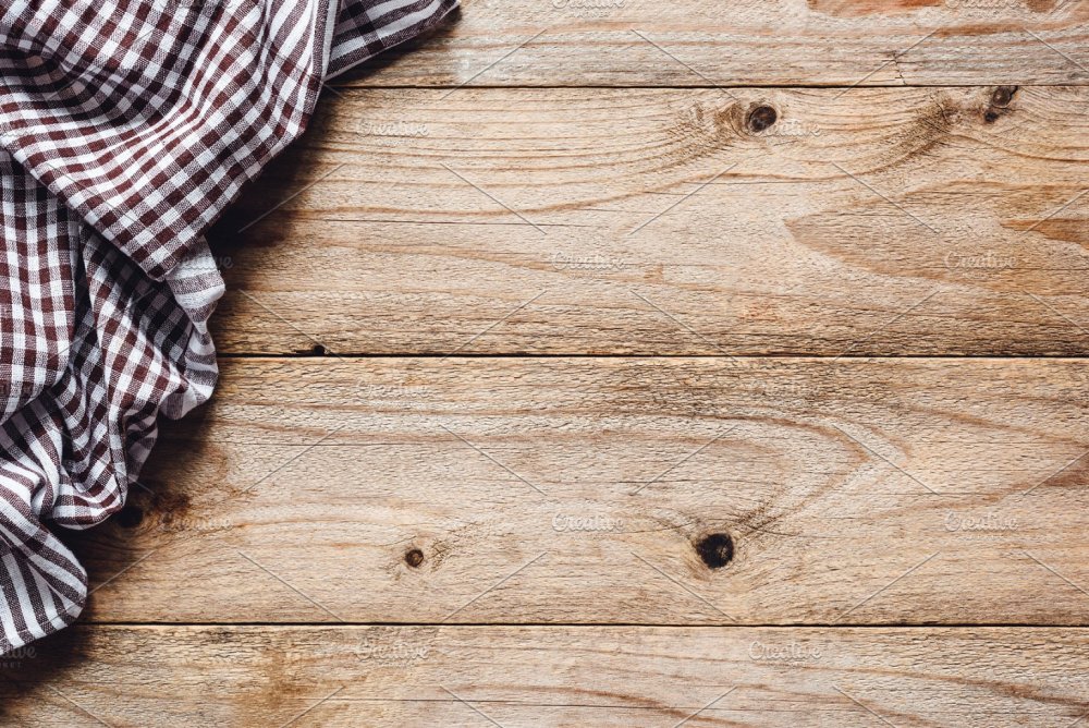 Ткань на деревянном фоне