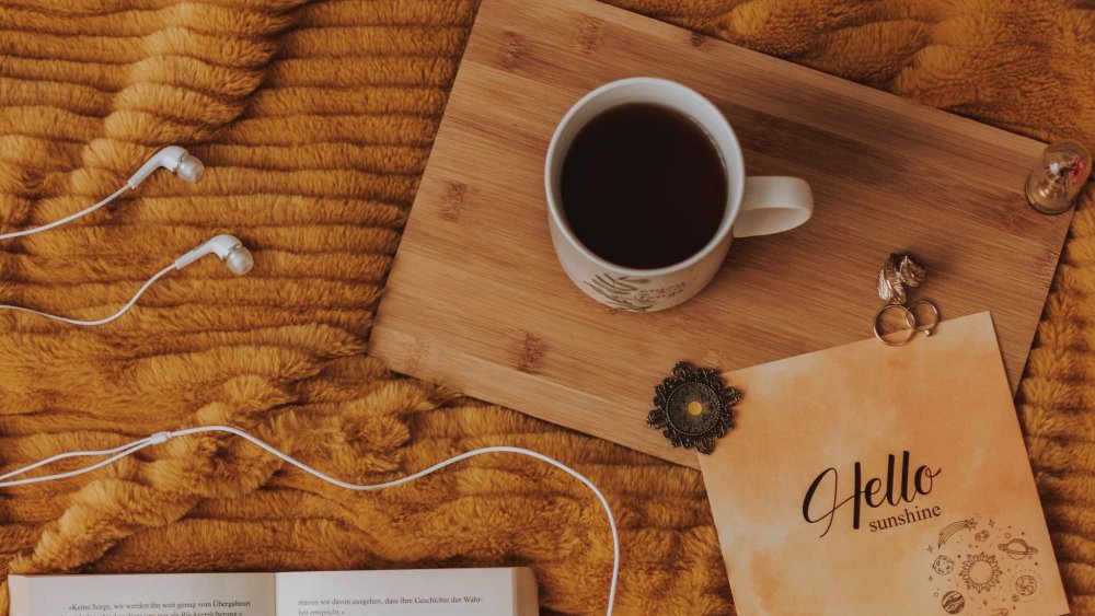 Осень книга кофе