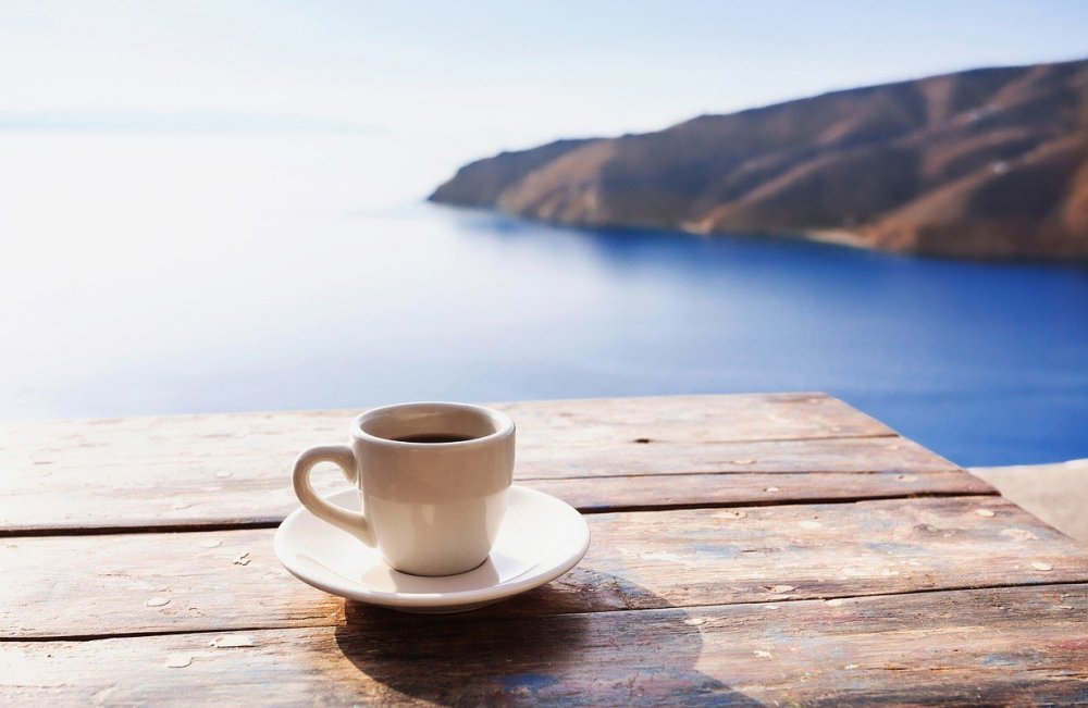 Кофе с видом на море