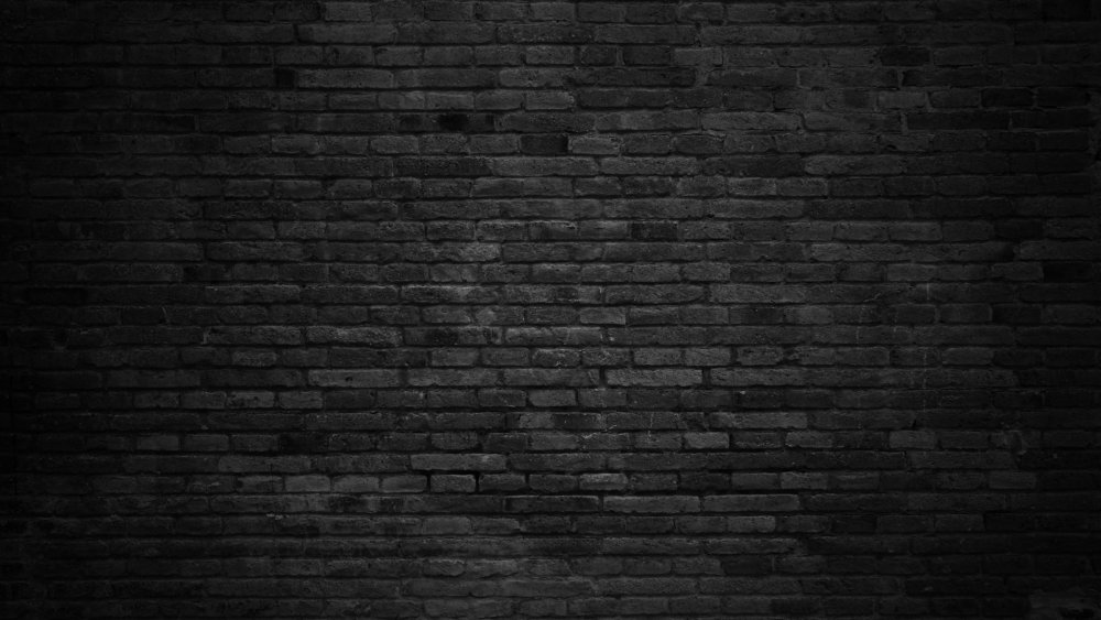 Черная стена