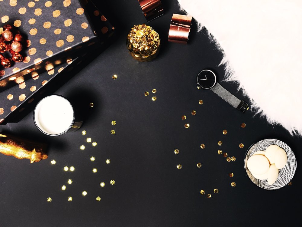 Золотисто- черный фон для Инстаграм