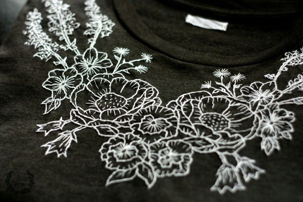 Вышивка на одежде тонкой линией