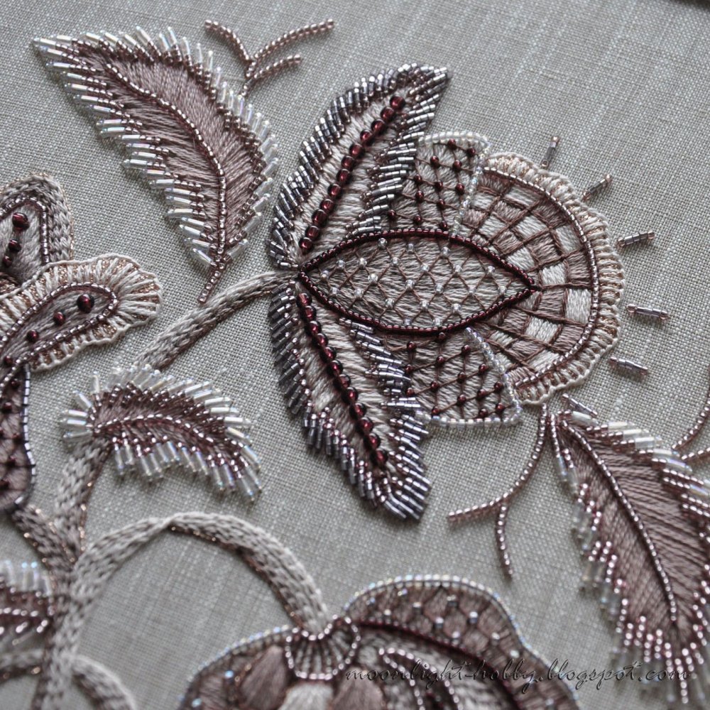 Вышивка гладью в серых тонах