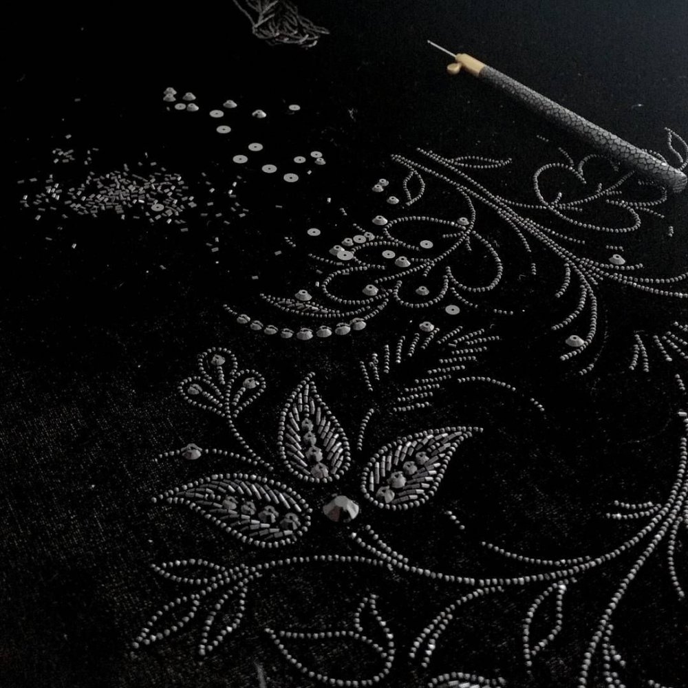 Вышивка по бархату