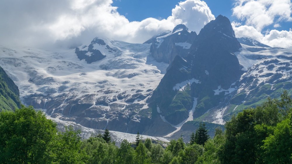 Гора Алибек в Домбае
