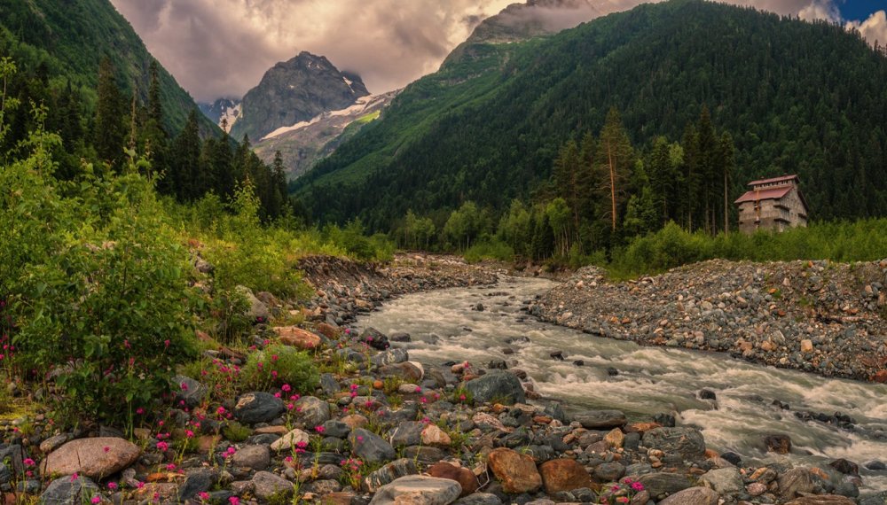 Ущелье реки Аманауз Домбай