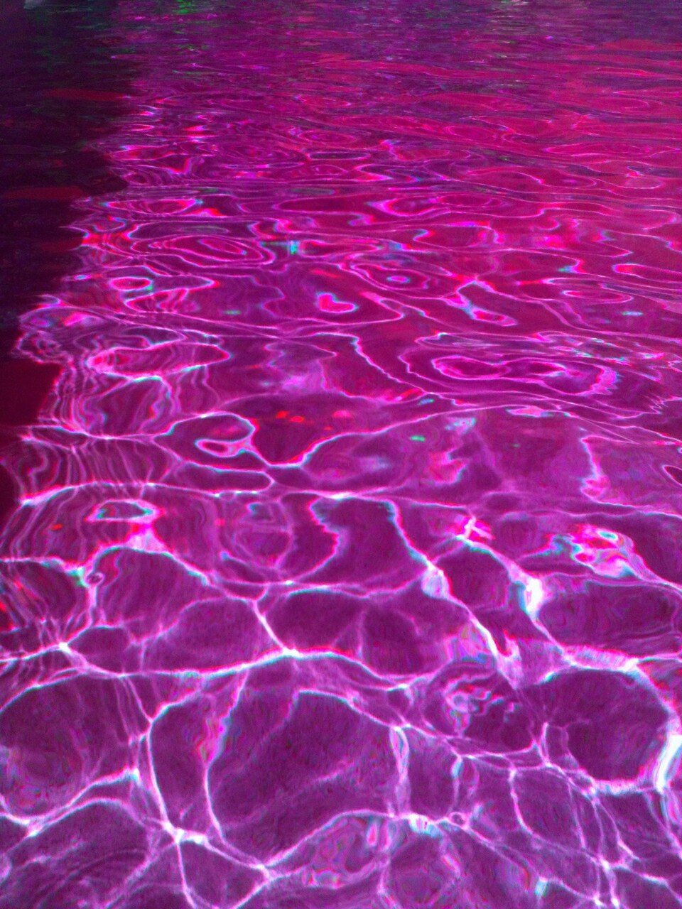 Фиолетовая вода