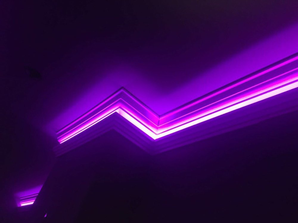 Неоновый фиолетовый