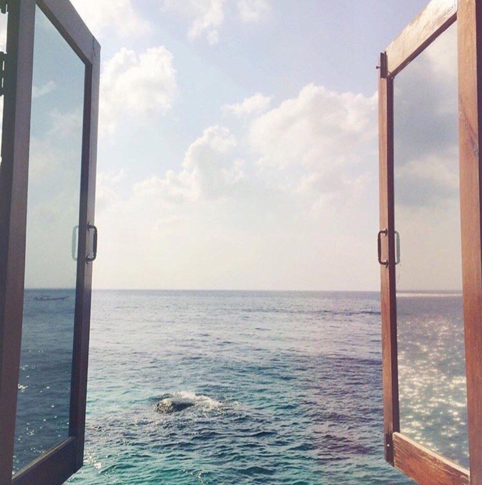 Окно на море