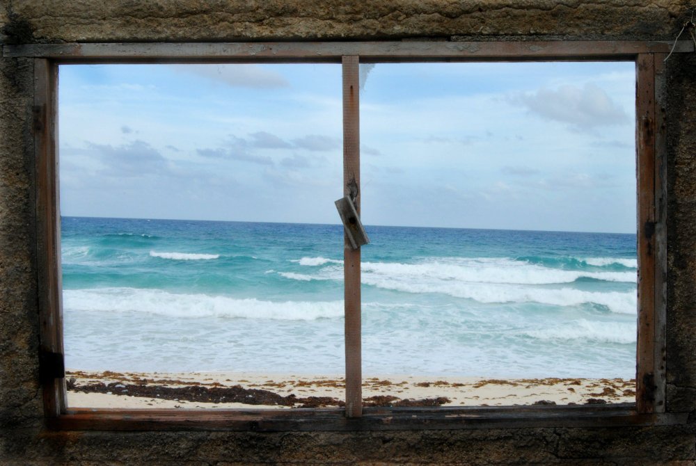 Окно на море