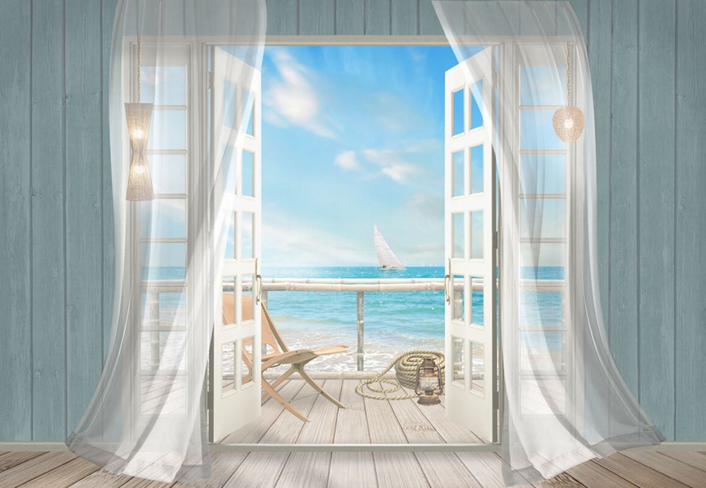 Открытое окно с видом на море