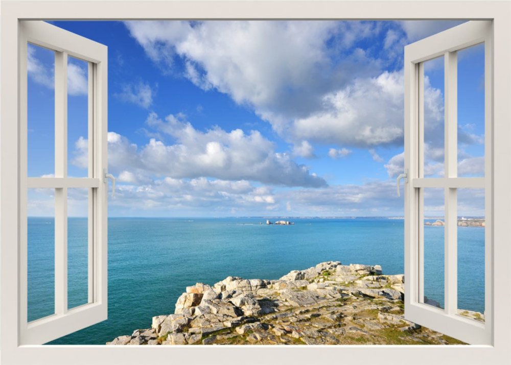 Вид из окна на море и скалу белый