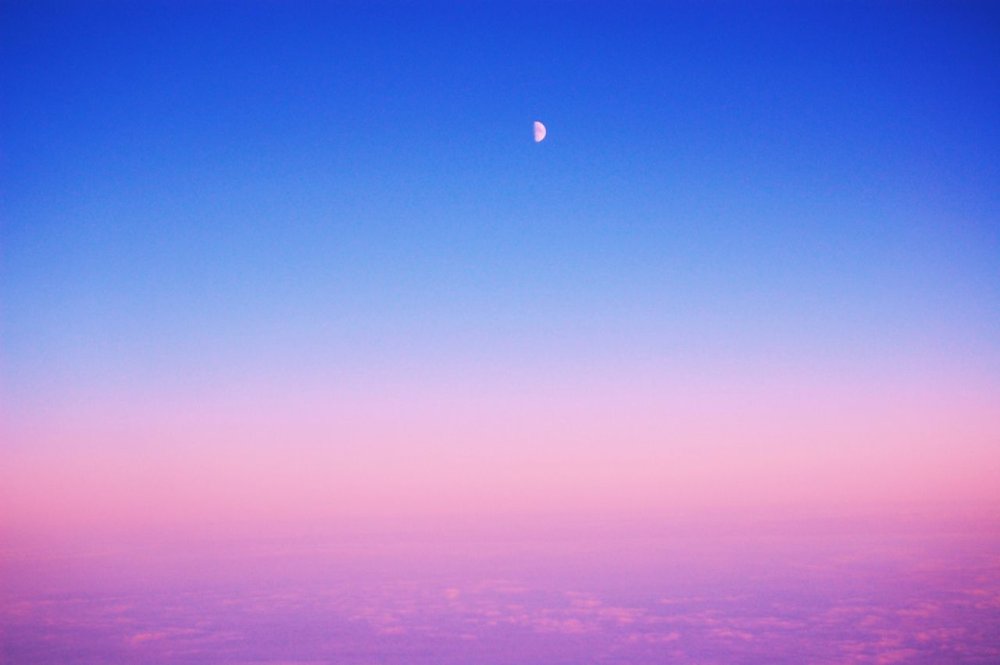 Красные обои на рабочий стол