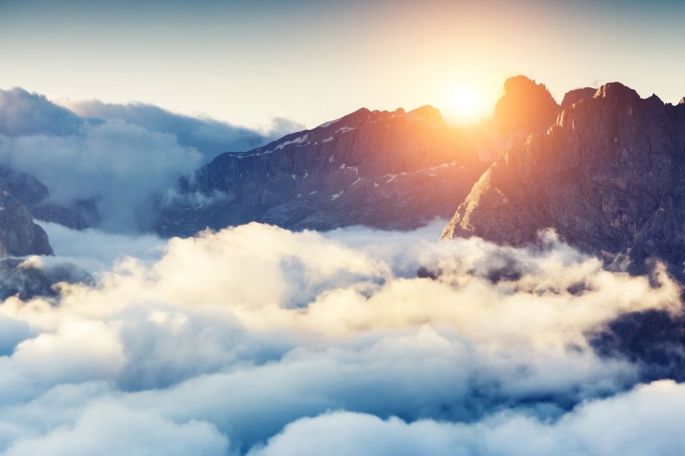 Горы в облаках