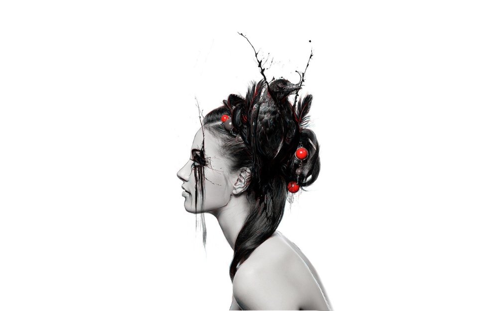 Голова девушки на белом фоне