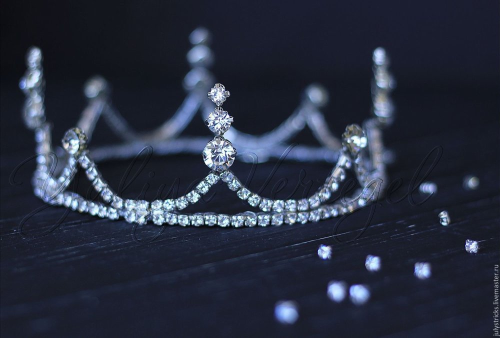 Корона из бисера