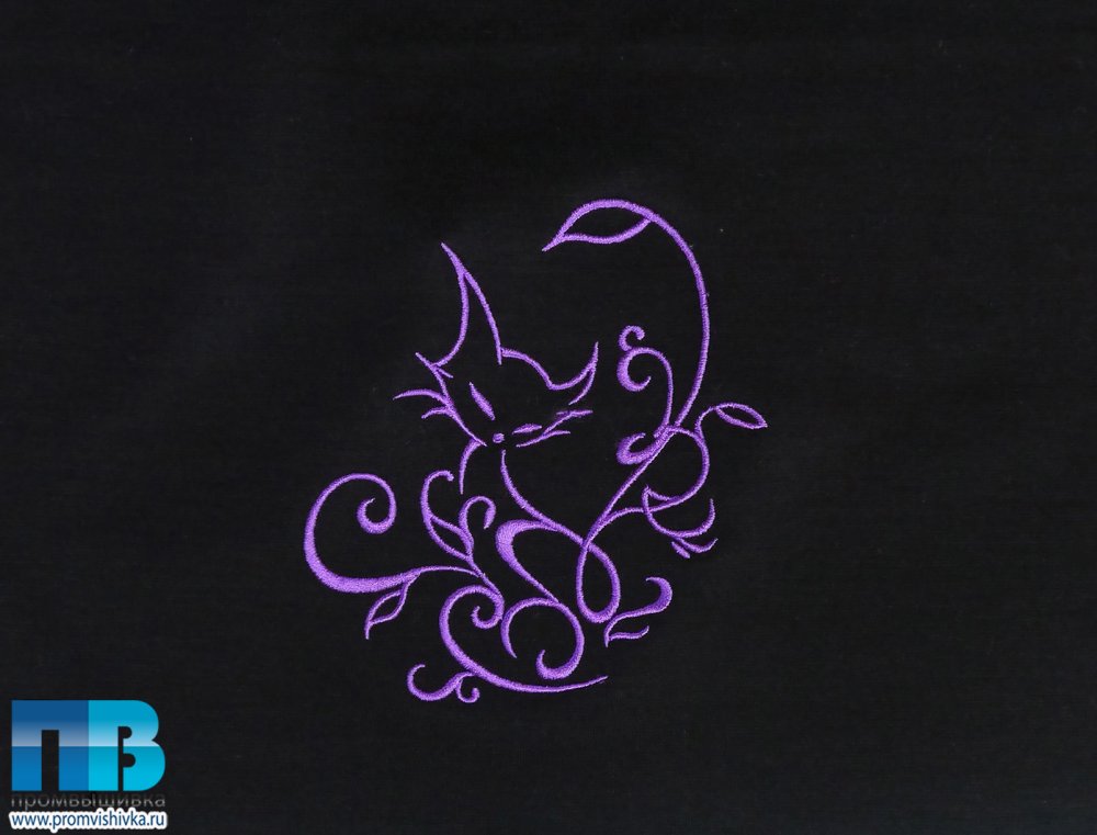 Машинная вышивка на черном фоне