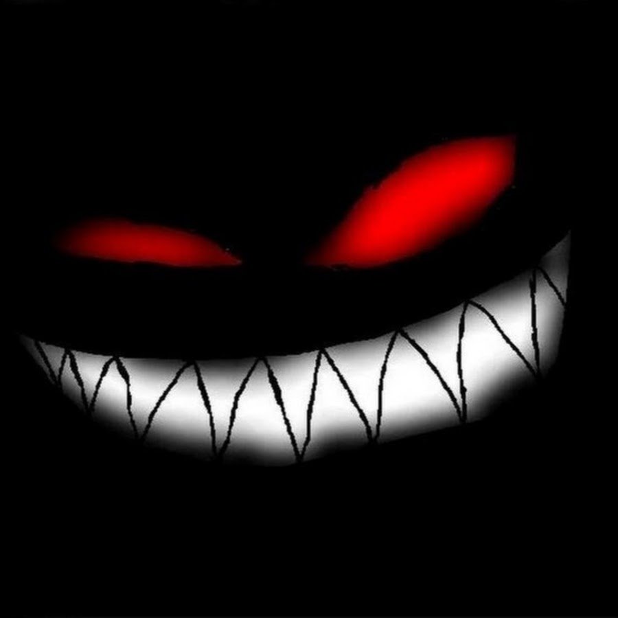 Зловещая улыбка на черном фоне