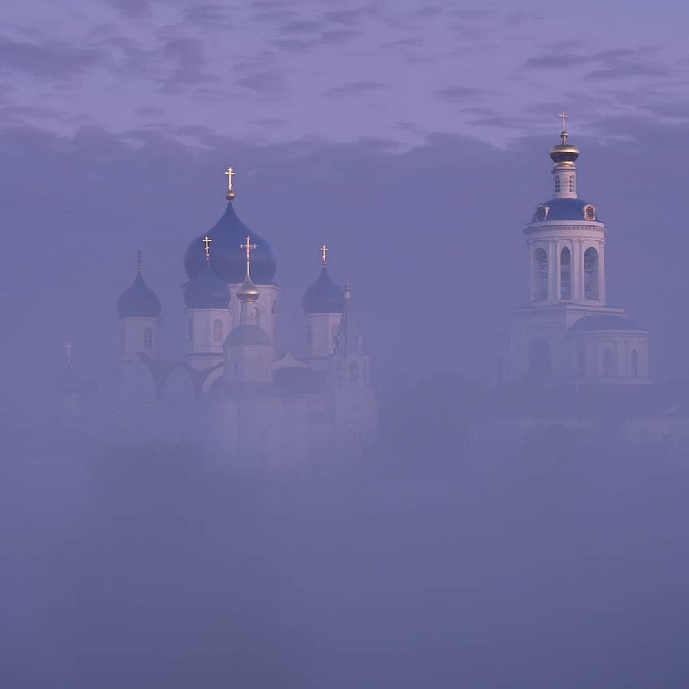 Церковь в облаках