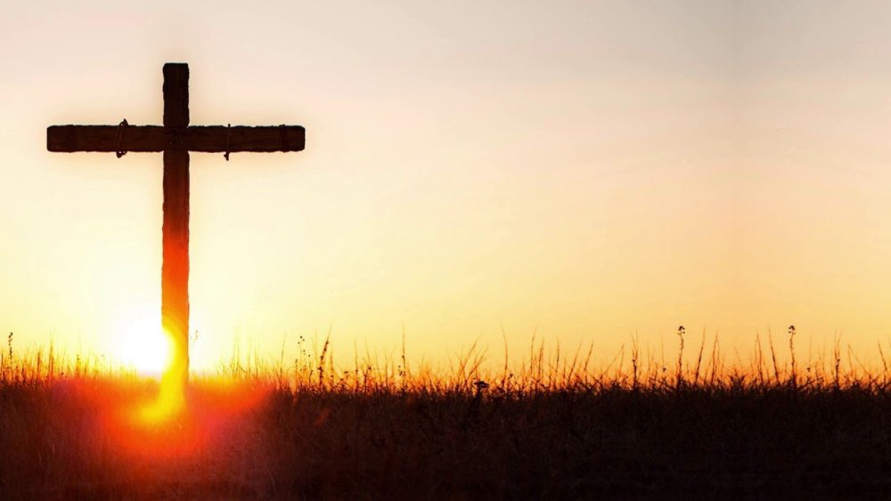 Православные храмы на темном фоне