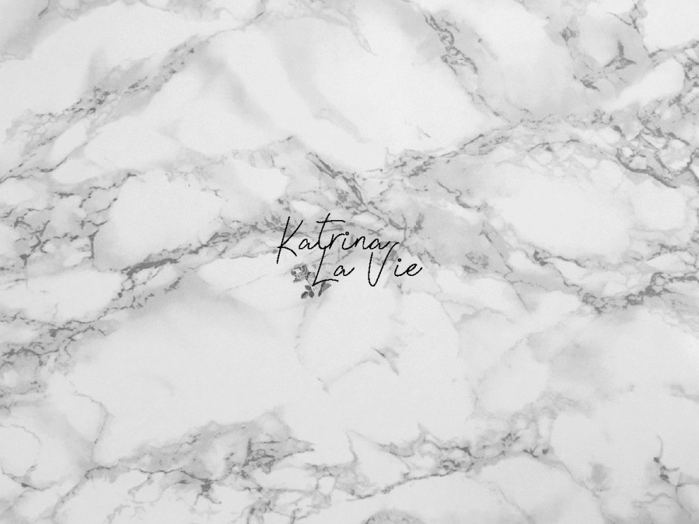 Белый мрамор с черными прожилками