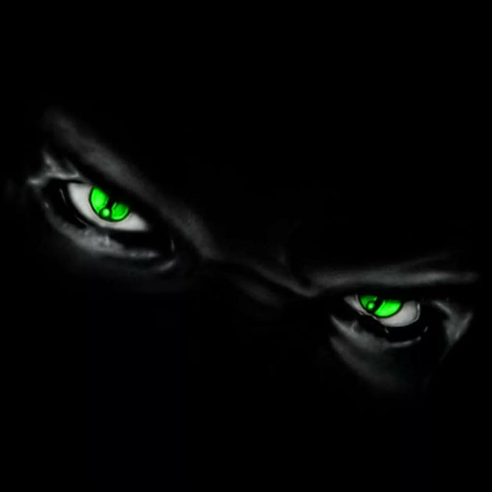 Злые глаза в темноте