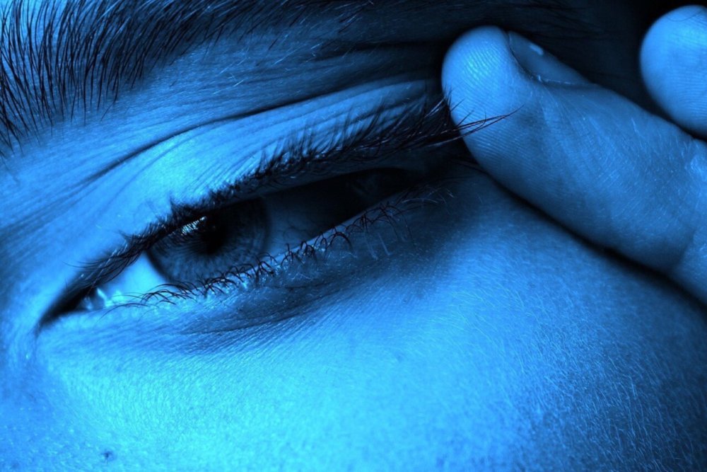 Космические синие глаза