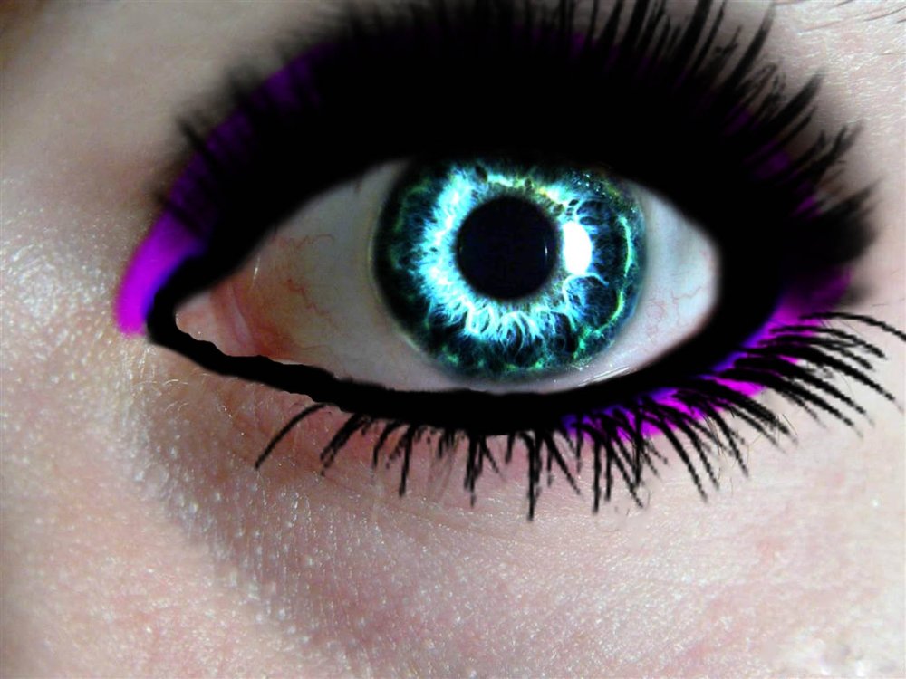 Люди с выразительными глазами