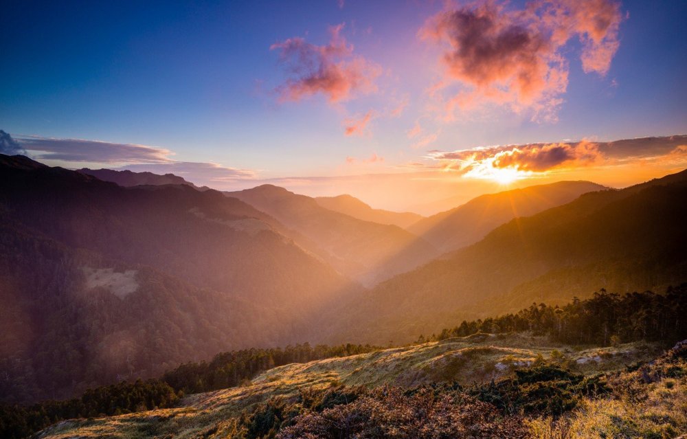 Рассвет в горах