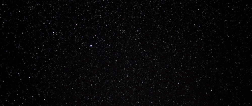 Звезды на черном фоне