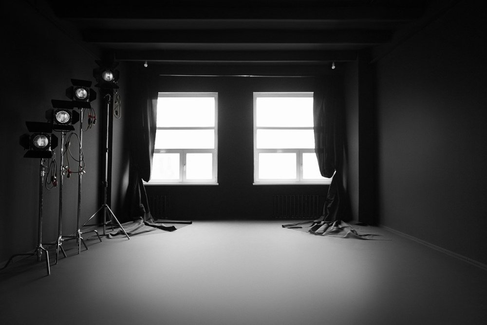 Фотостудия в темных тонах