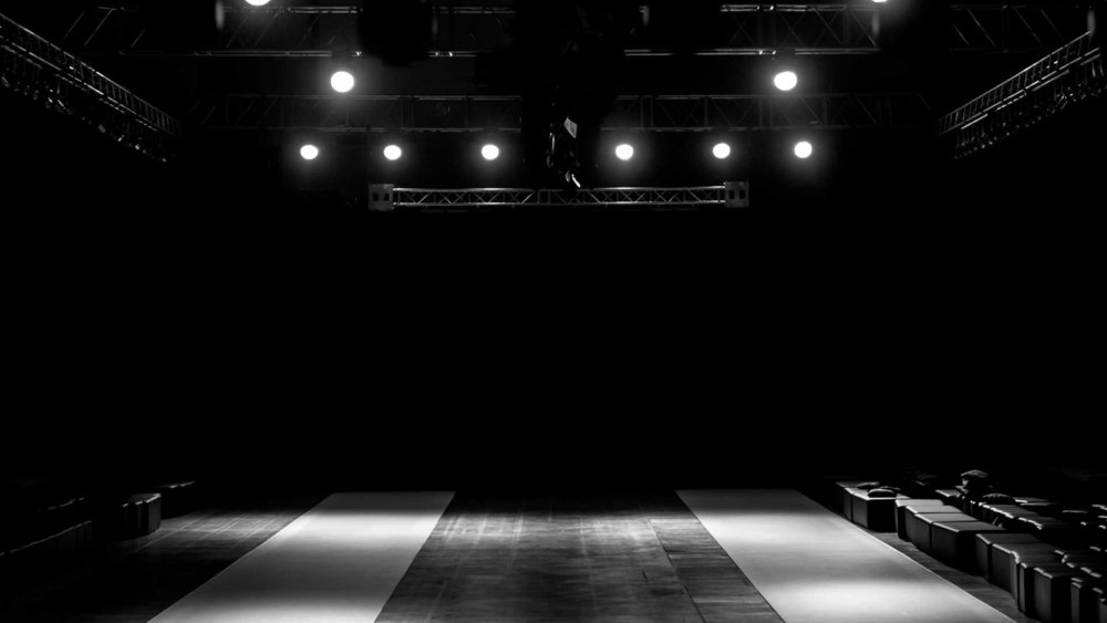 Пустая сцена театра