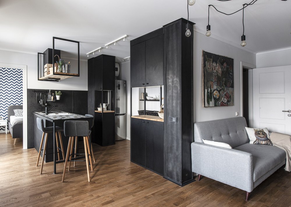 Черный интерьер квартиры студии