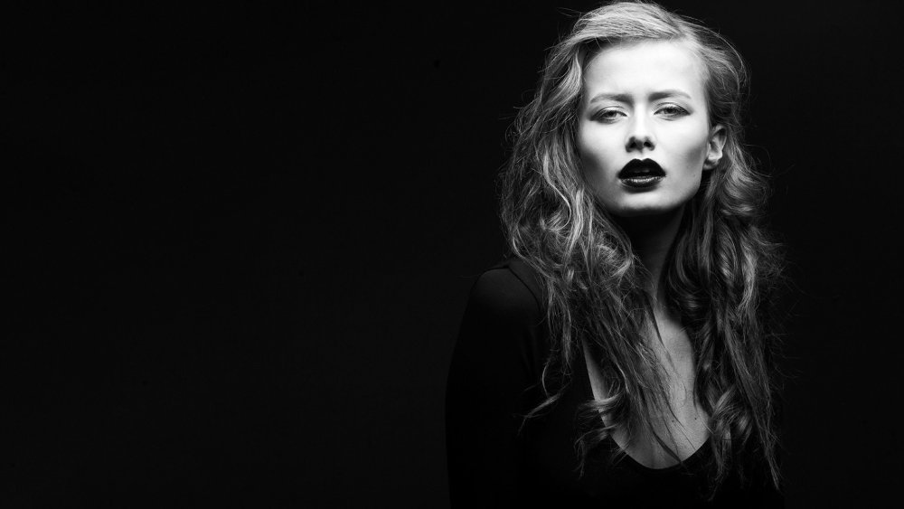 Фотосессия на черном фоне