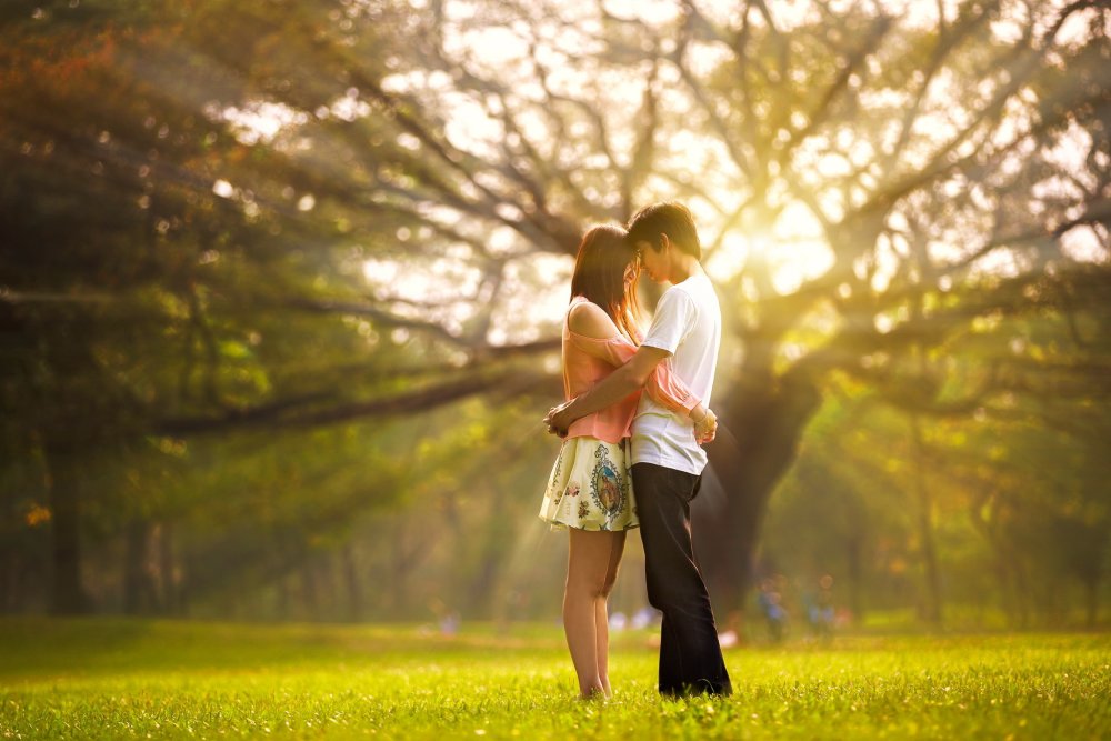 Влюбленные на природе